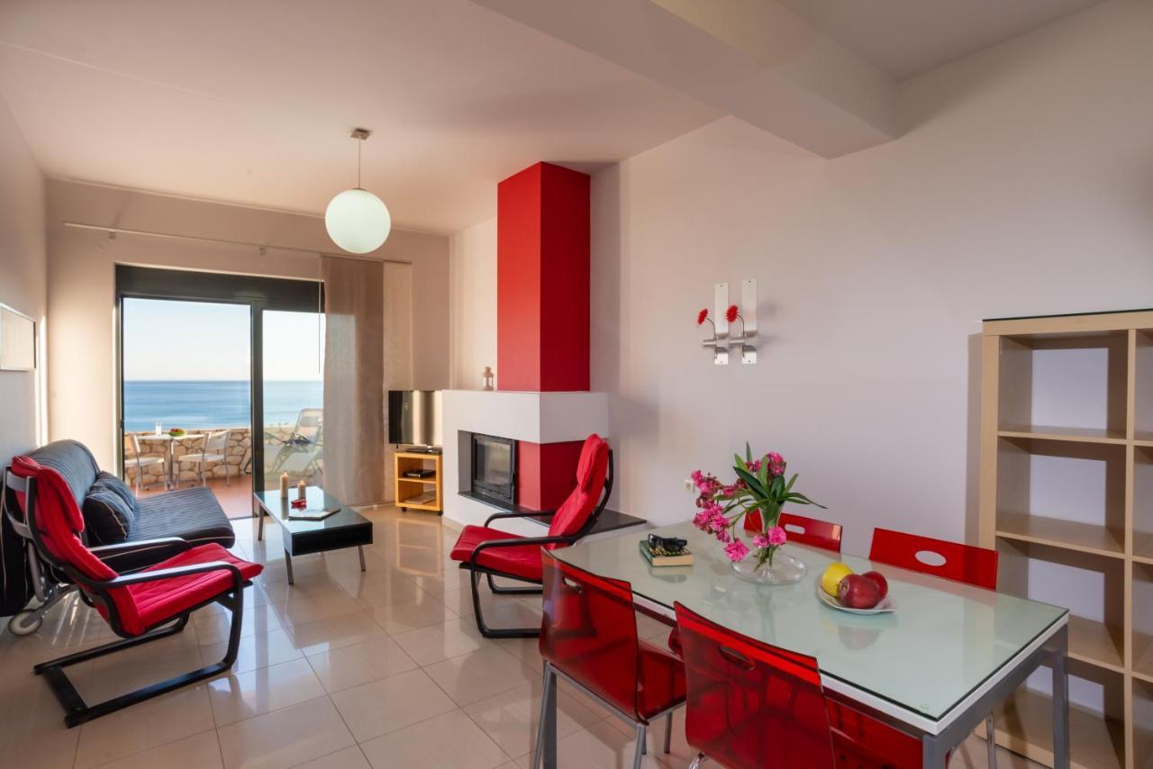 Caravella Luxury Apartments 팔라이오코라 외부 사진