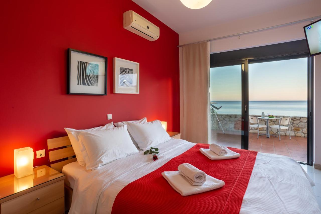 Caravella Luxury Apartments 팔라이오코라 외부 사진